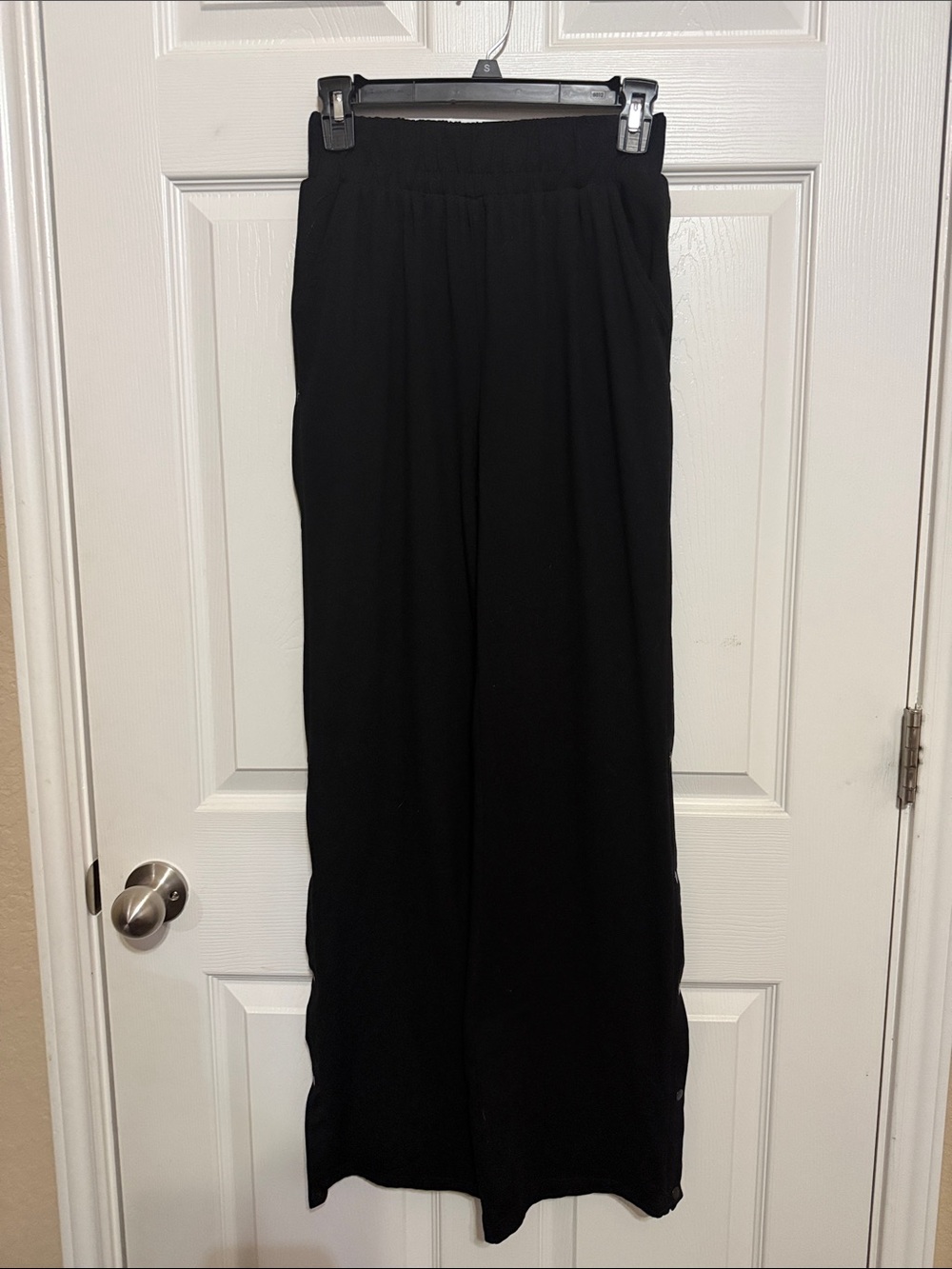 Women’s Black Wide-Leg Elastic Waist Pants